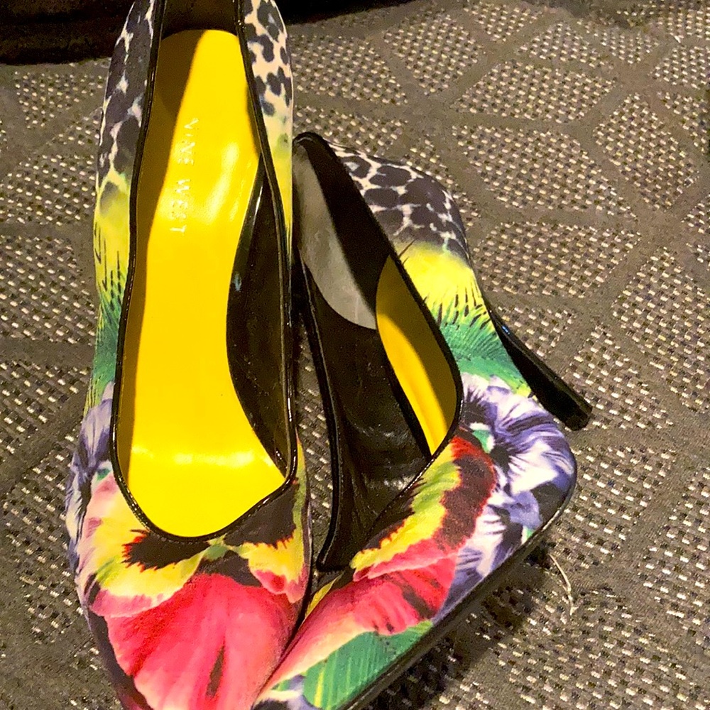 Multicolor heels worn once